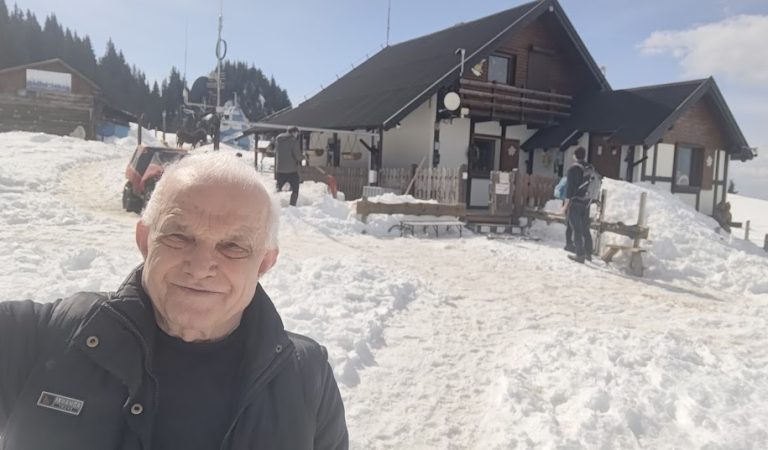 Trag de mine la masa de scris și citit să uit pe ce lume sunt